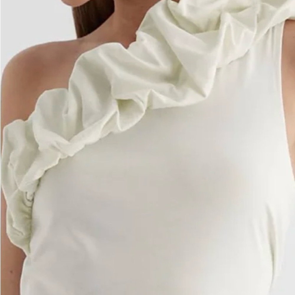 Express Cream Ruffle One-Shoulder Crop Top